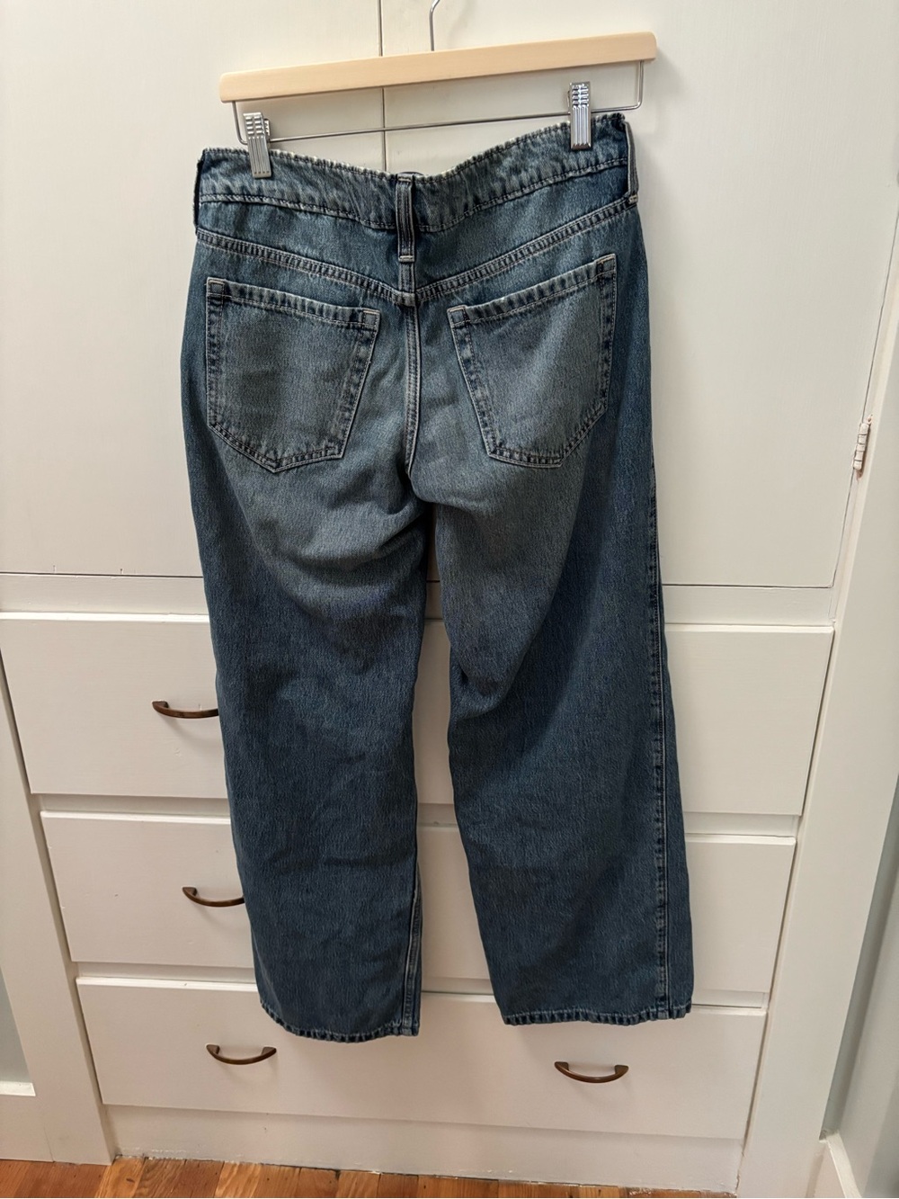 Hollister Low-Rise Baggy Jean - Picture 4 of 5